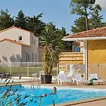 Nemea La Cascade 4*