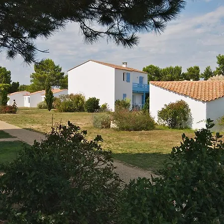 假日公园 Nemea La Cascade 4*