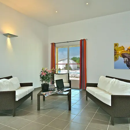 Nemea La Cascade Holiday park