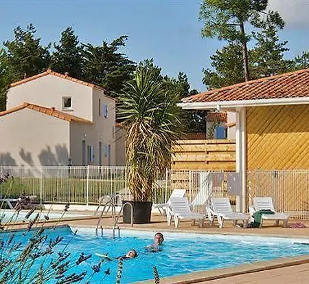 Nemea La Cascade 4*