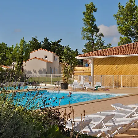 Nemea La Cascade Holiday park