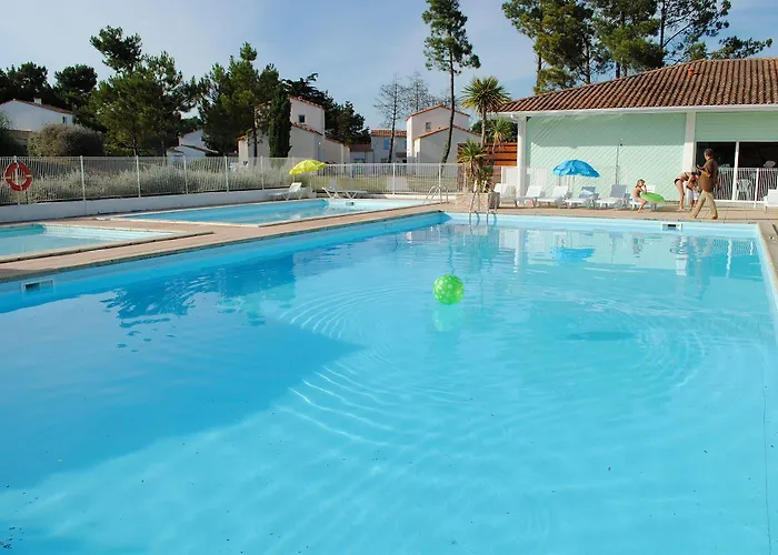 Parque de vacaciones Nemea La Cascade 4*