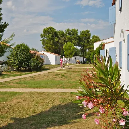 Nemea La Cascade 홀리데이파크 4*