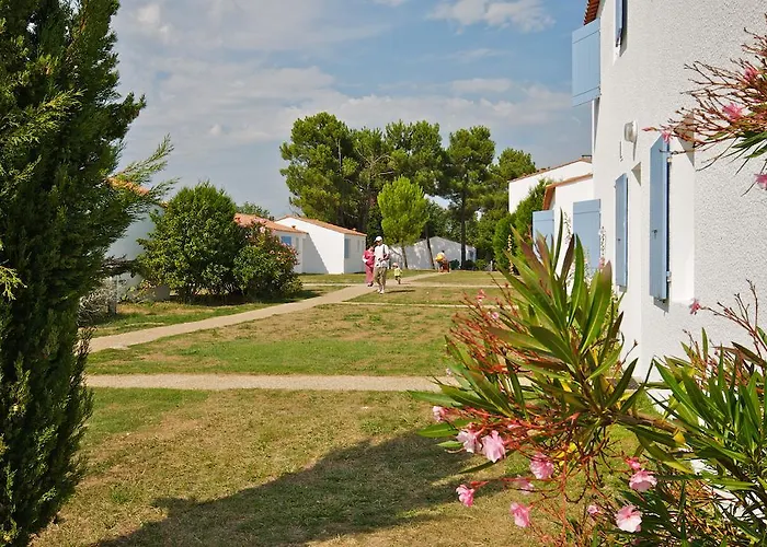 Résidence Néméa La Cascade Village de vacances 4*